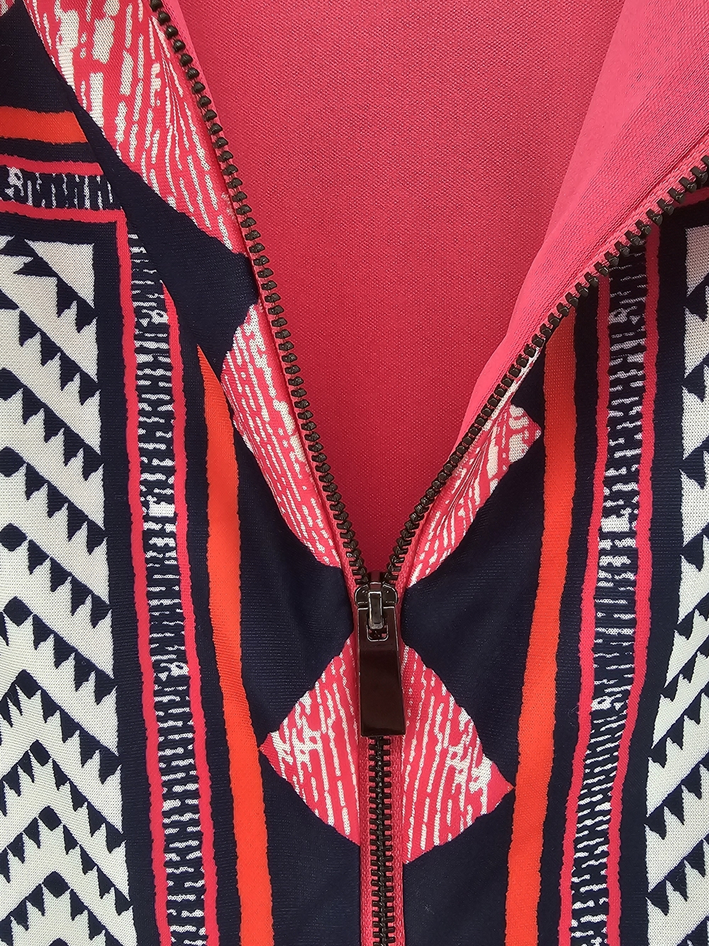 Vince Camuto Geometric Tribal Print Sheath Dress Coral Black White - Size 16 - Picture 3 of 6